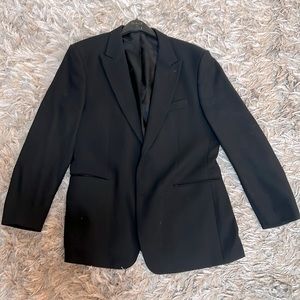 Black Express blazer measures 44R in great condition!